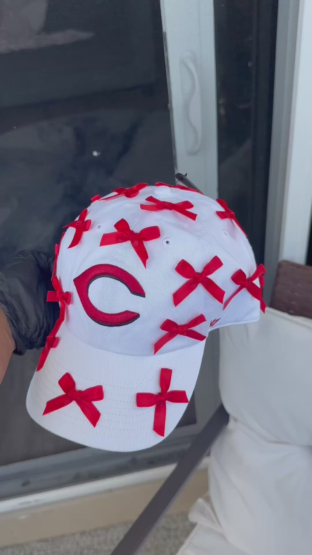 Bow Me Down Hat
